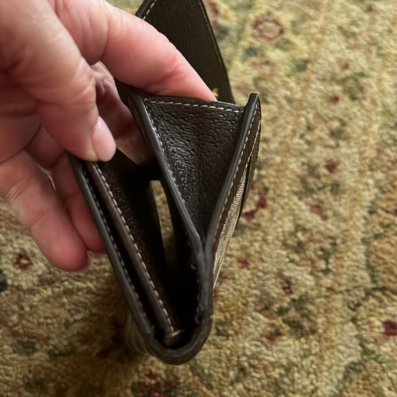 Authentic Gucci canvas wallet - Picture 5 of 8